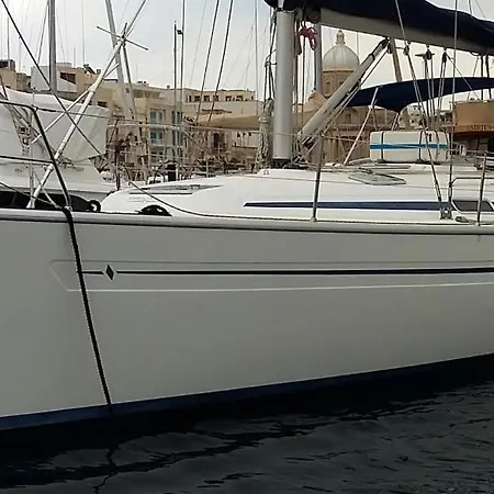 Botel Storm 2 Pieta
