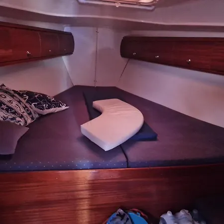 Botel Storm 2 Pieta