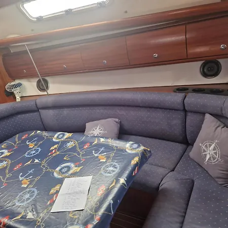 Storm 2 Botel *